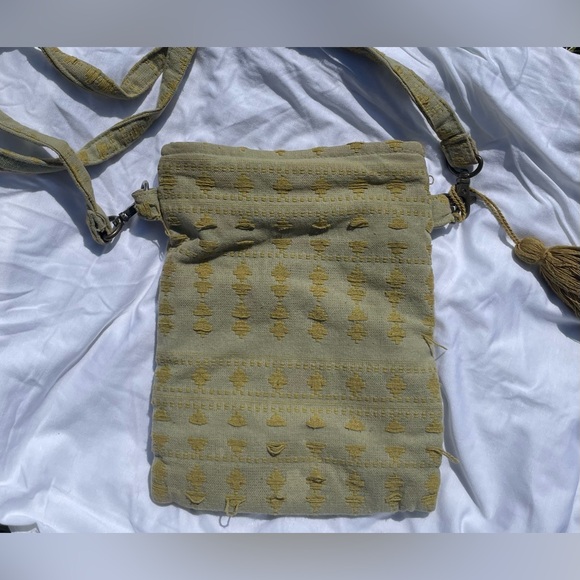 Earthbound Green Shoulder Bag - Picture 7 of 13